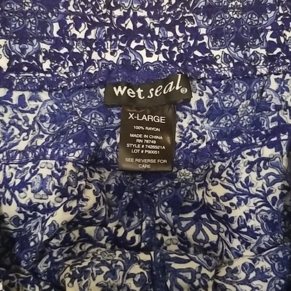 💥3 for $10💥 Indigo Tile Batik Jogger Pants - Picture 5 of 5